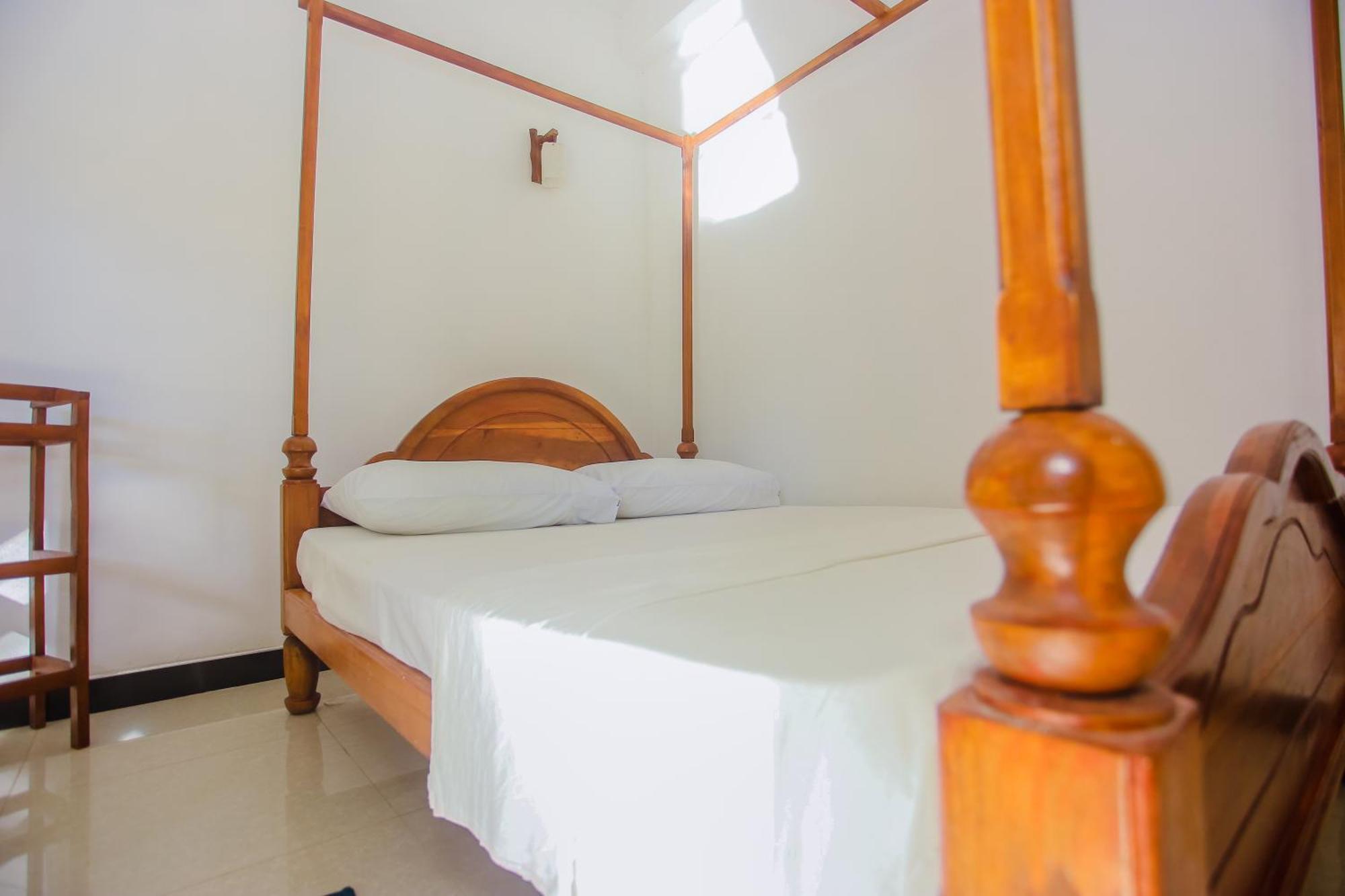 Little Angels Bed & Breakfast Mirissa Exterior photo