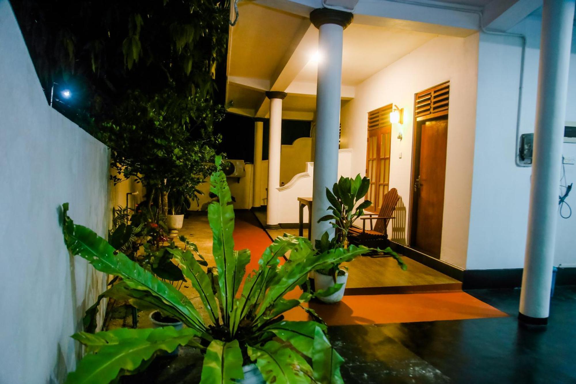 Little Angels Bed & Breakfast Mirissa Exterior photo