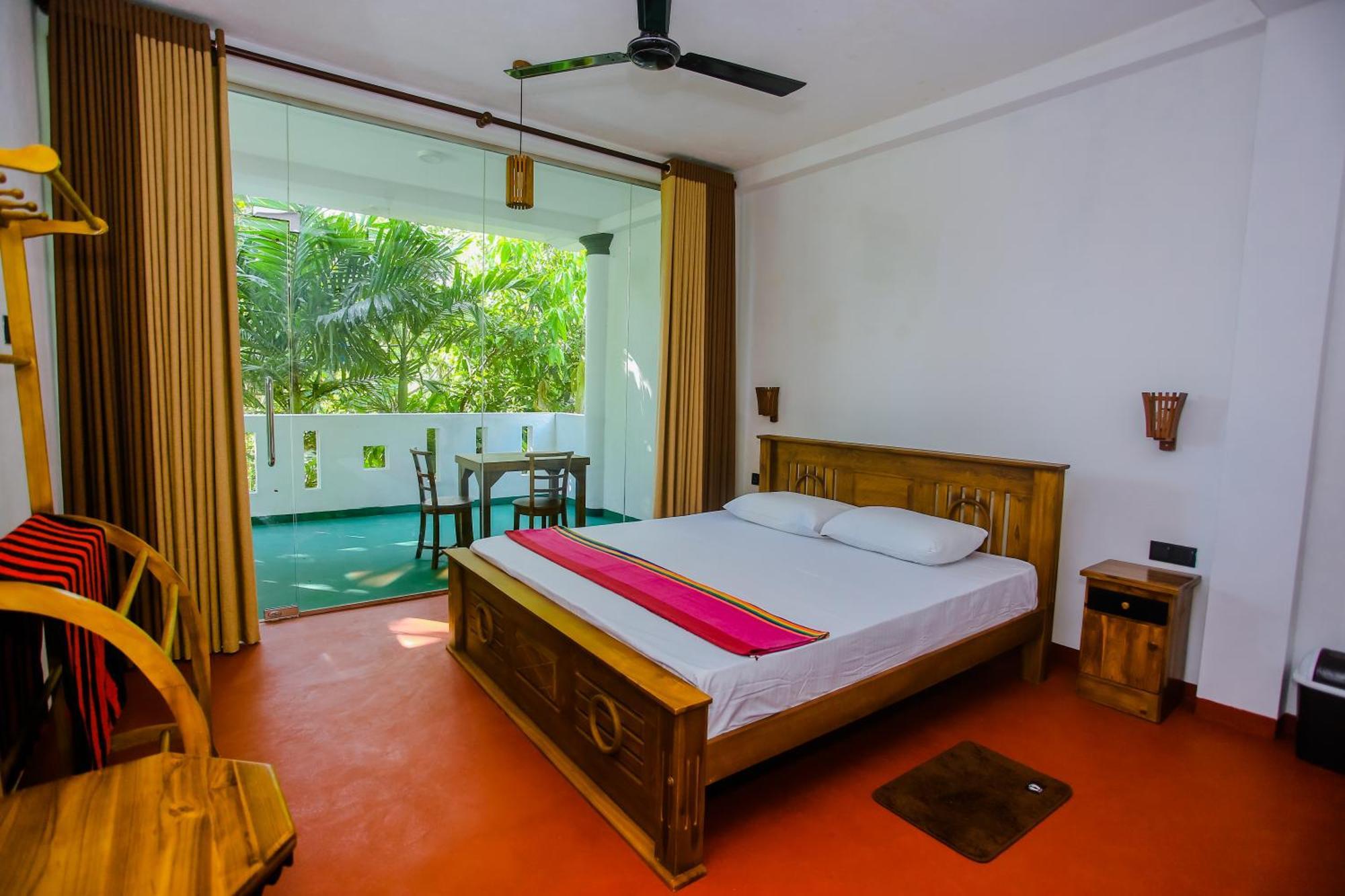 Little Angels Bed & Breakfast Mirissa Exterior photo
